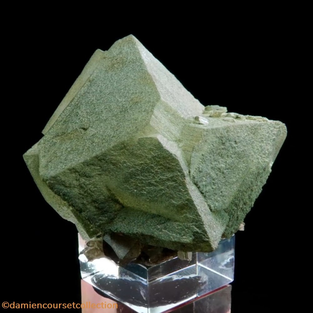 Adulaire, Chlorite et Quartz fumé (Alpes suisses) 2 mineraux meteorites orthoclase adulaire chlorite et quartz fume alpes suisses