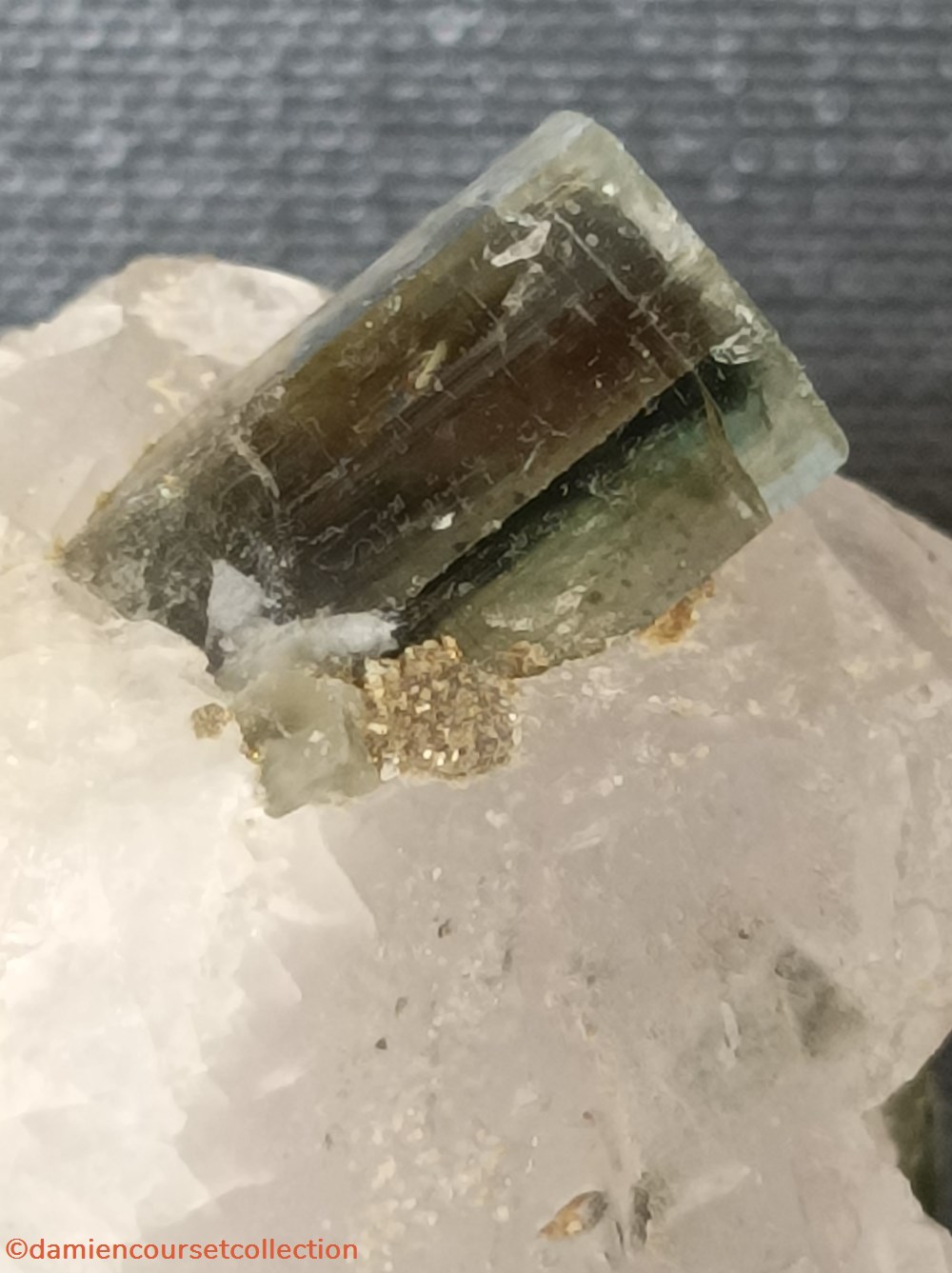 Apatite zonée 5 mineraux meteorites apatite zonee