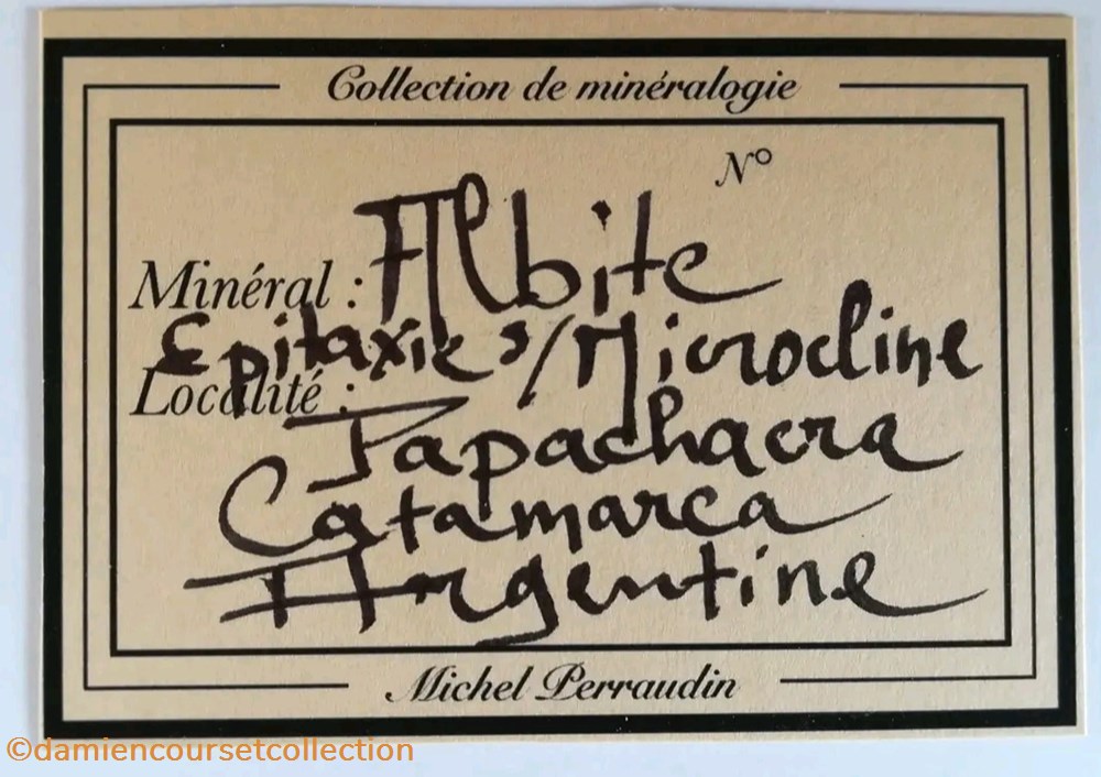 Albite et Orthose (Microcline) 5 mineraux meteorites macle albite et orthose microcline