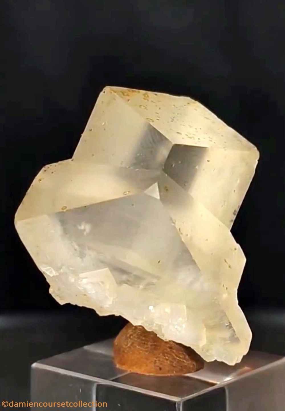 Dolomite maclée 2 mineraux meteorites dolomite maclee
