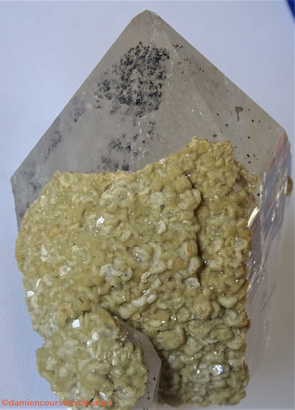 Quartz et Sphalérite (inclusions) 4 mineraux meteorites quartz et sphalerite inclusions