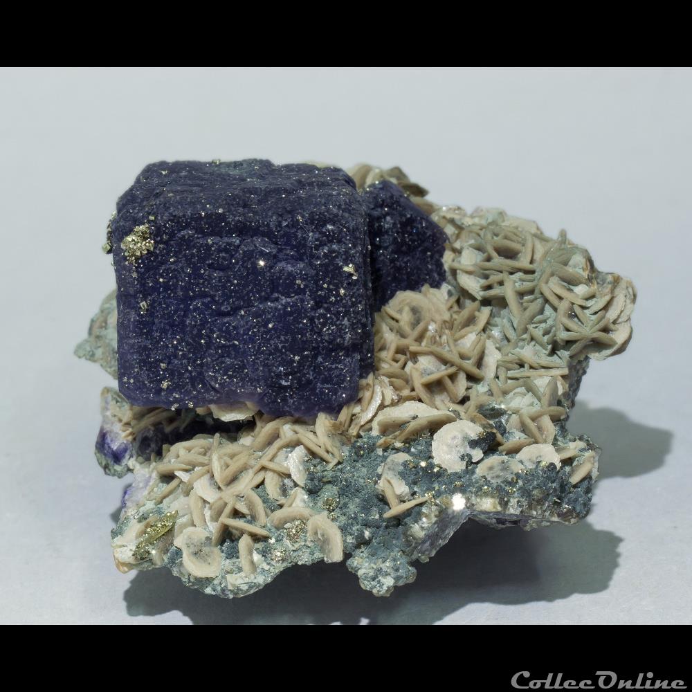 Fluorite, Pyrite et Sidérite mineraux meteorites fluorite pyrite et siderite