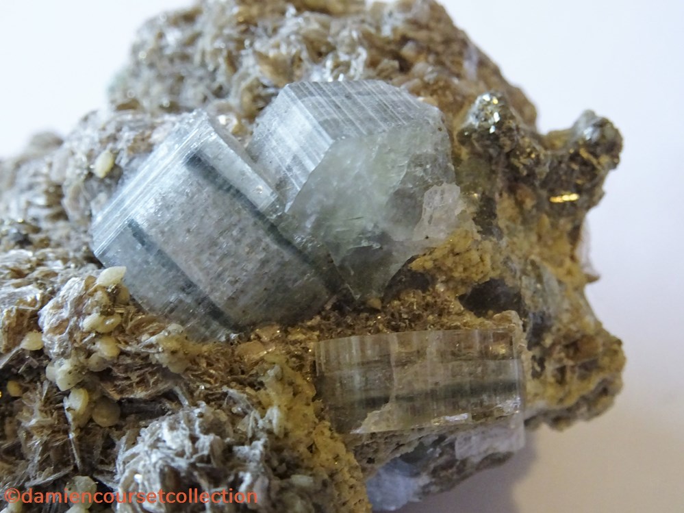mineraux meteorites fluorapatite apatite oeil de chat