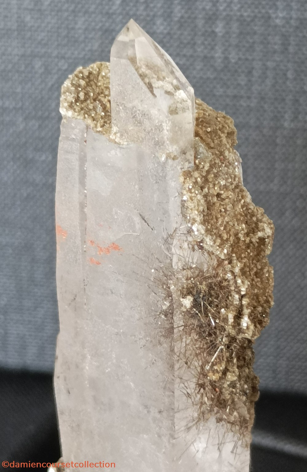 mineraux meteorites groupe quartz tourmaline dravite