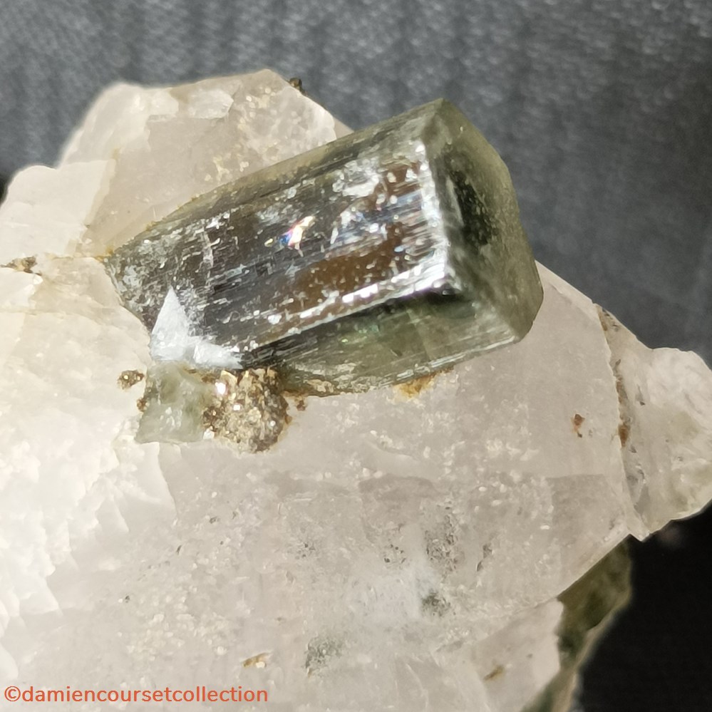 Apatite zonée 4 mineraux meteorites apatite zonee