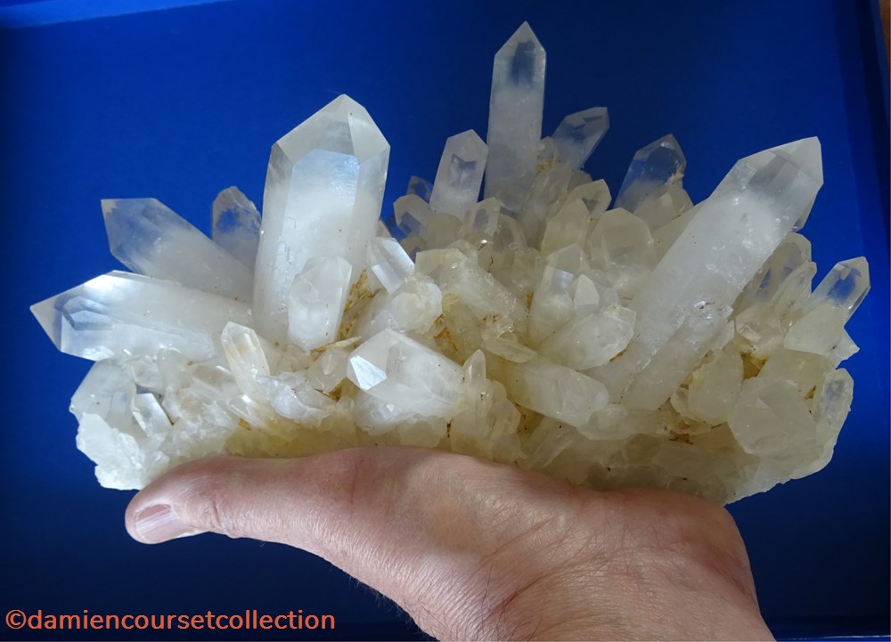 macle de Quartz mineraux meteorites du japon macle de quartz