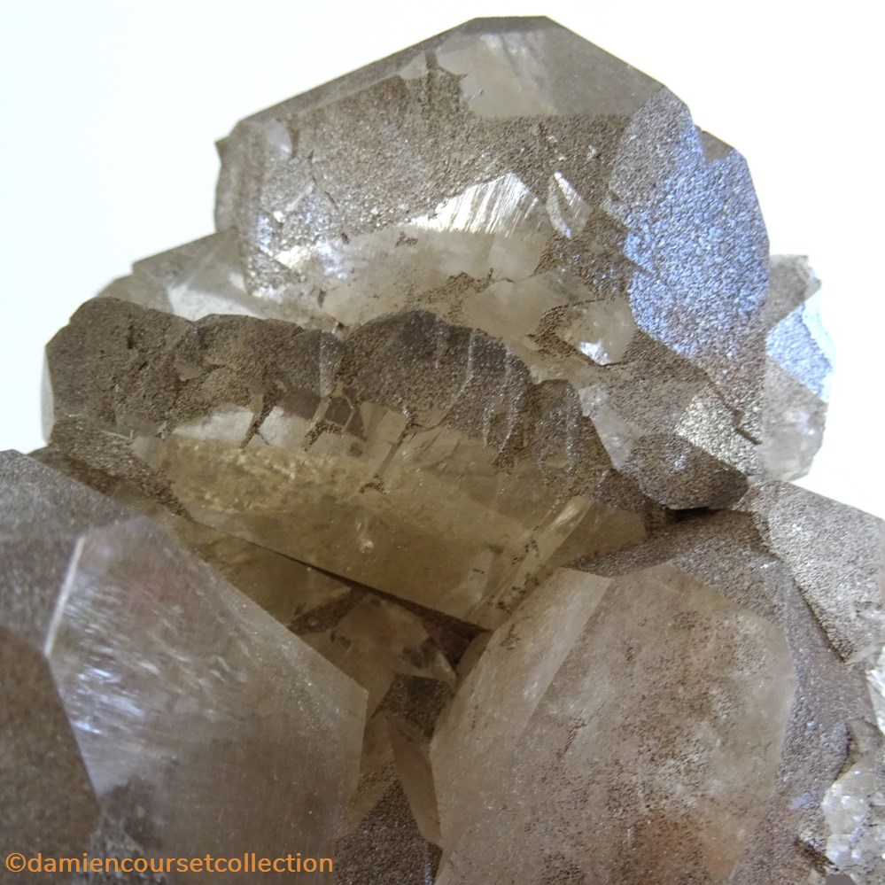 Quartz et Chlorite (2 gwindels) 3 mineraux meteorites quartz et chlorite 2 gwindels