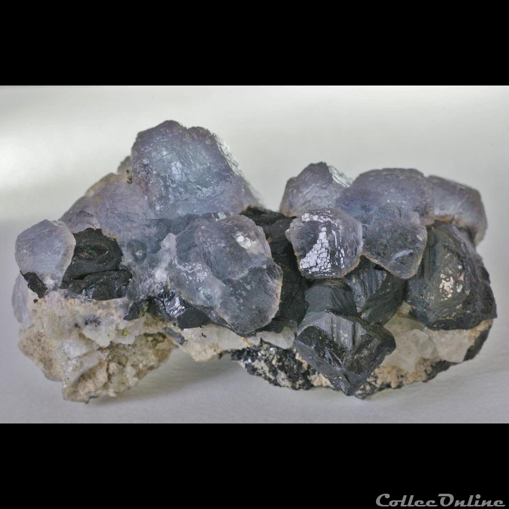 Fluorite et Sphalerite mineraux meteorites fluorite et sphalerite