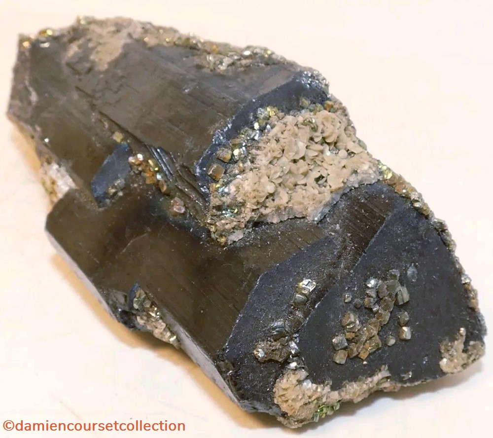 Wolframite (Ferberite) et Pyrite mineraux meteorites wolframite ferberite et pyrite