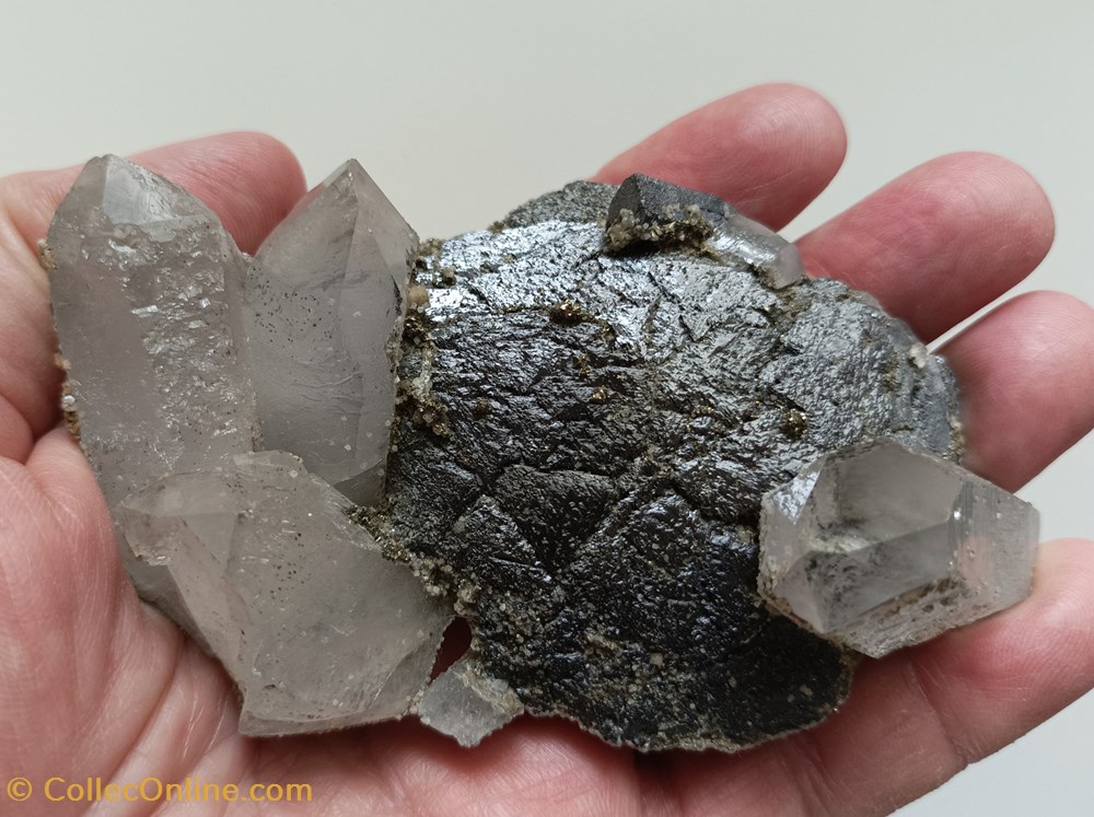 Sphalerite (Marmatite), Quartz, ferberite mineraux meteorites sphalerite marmatite quartz ferberite