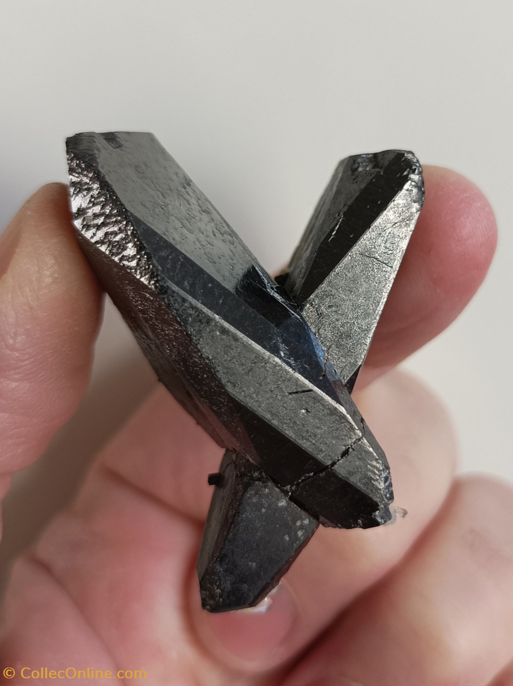 mineraux meteorites ferberite biterminee macle