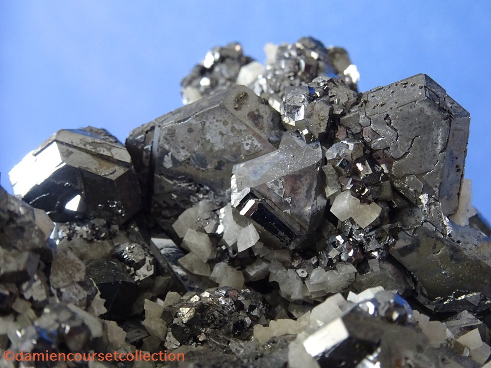 Galène maclée et Dolomite 3 mineraux meteorites galene maclee et dolomite