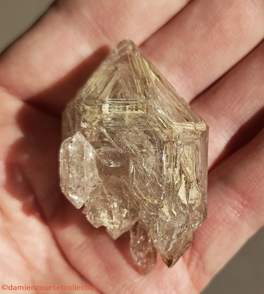 mineraux meteorites bitermine quartz fenestre choex suisse
