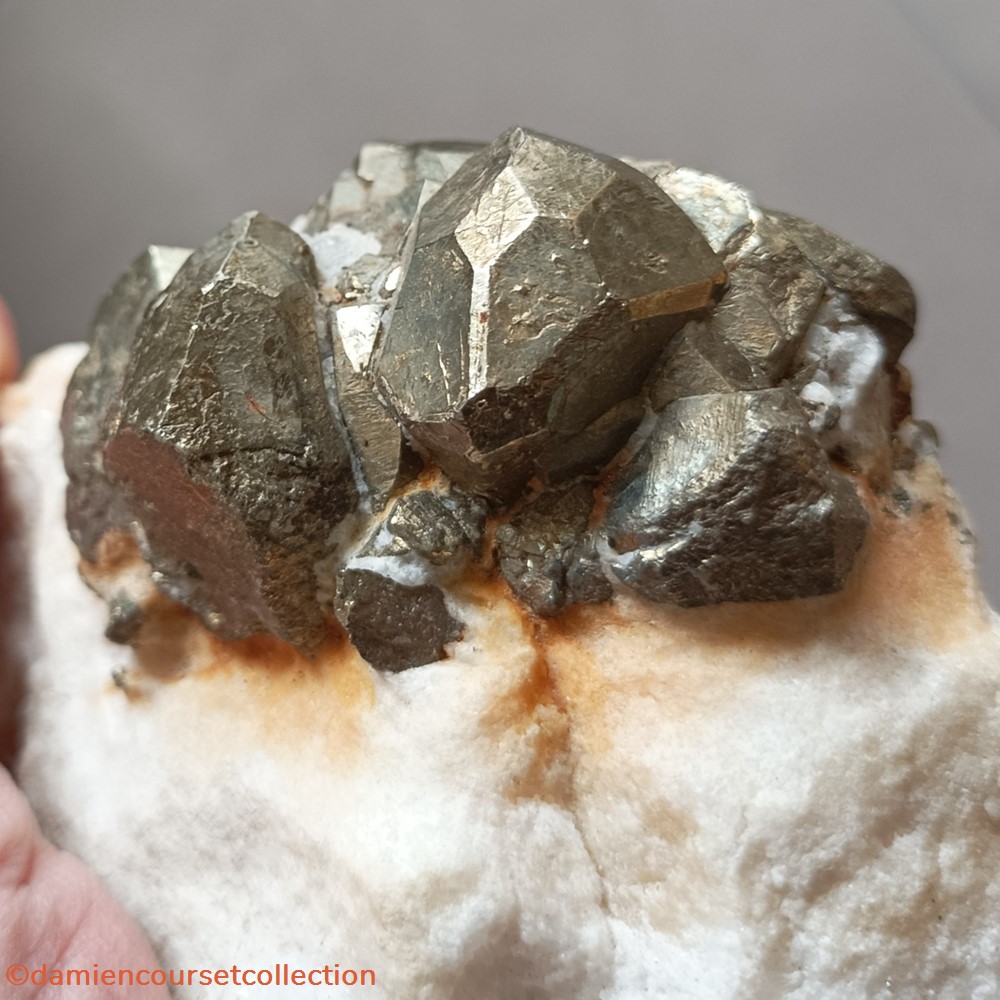 Pyrite de Luzenac (Ariège) mineraux meteorites octaedrique pyrite de luzenac ariege