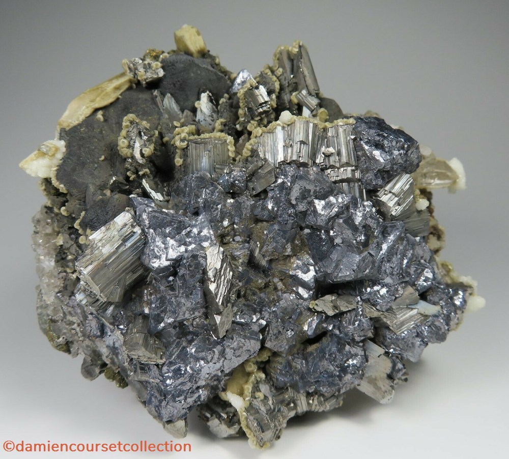 Galène, arsénopyrite, sidérite et chalcopyrite mineraux meteorites galene arsenopyrite siderite et chalcopyrite