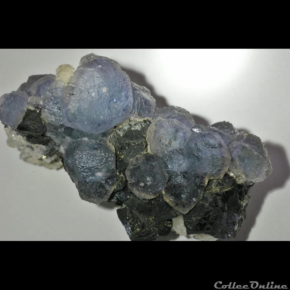 Fluorite et Sphalerite 3 mineraux meteorites fluorite et sphalerite