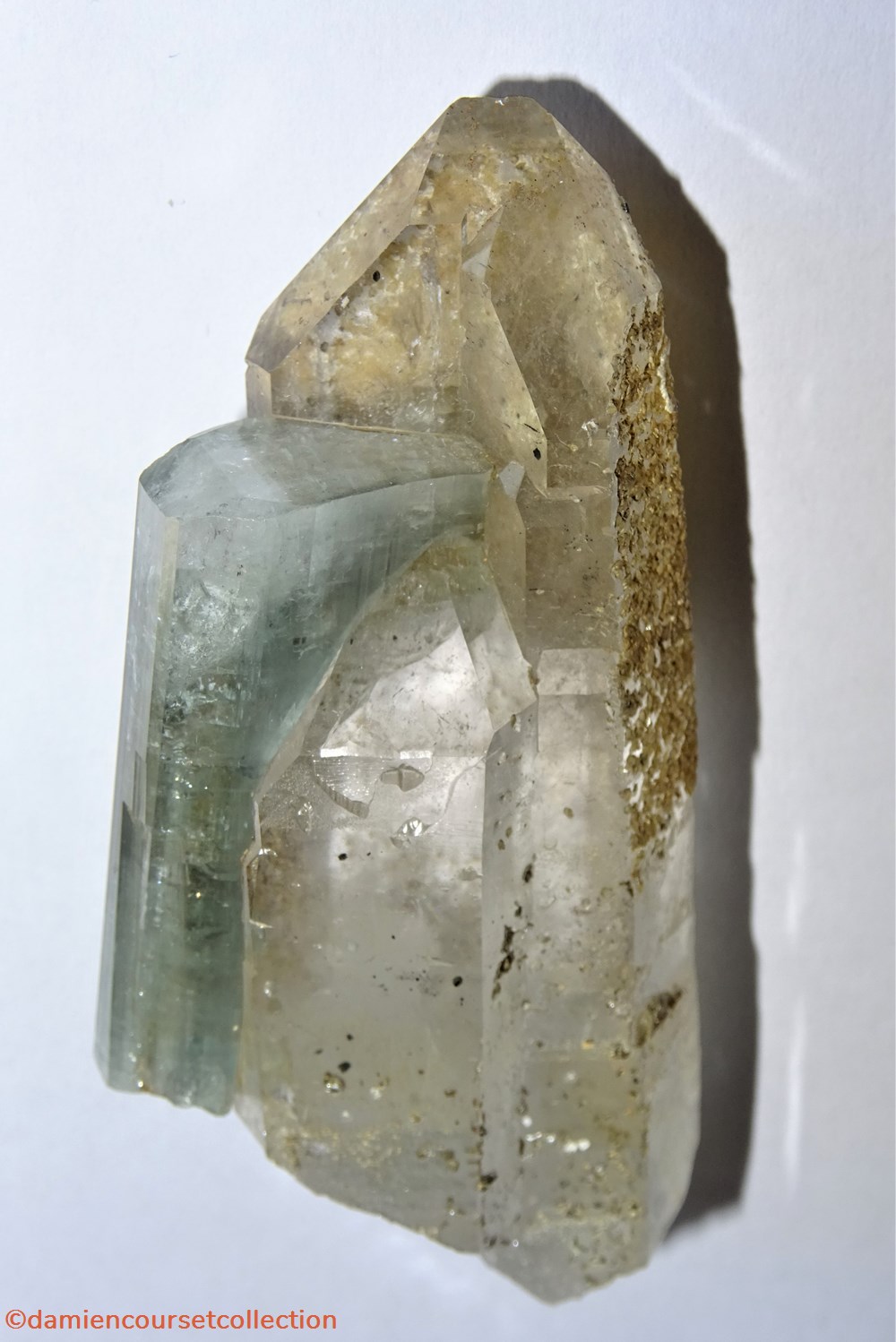 Apatite sur Quartz 3 mineraux meteorites fluorapatite apatite sur quartz
