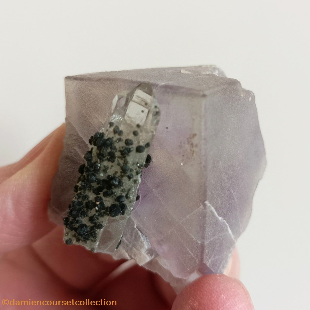 Fluorite et Quartz 4 mineraux meteorites fluorite et quartz