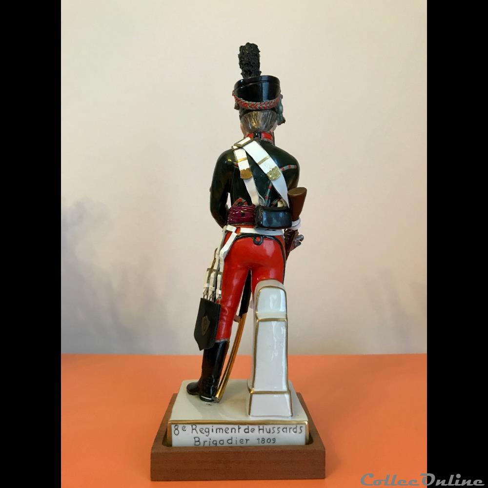 Hussard du 8ème Régiment Brigadier - 1809 3 figurines historiques epoque napoleonienne hussard du 8eme regiment brigadier 1809