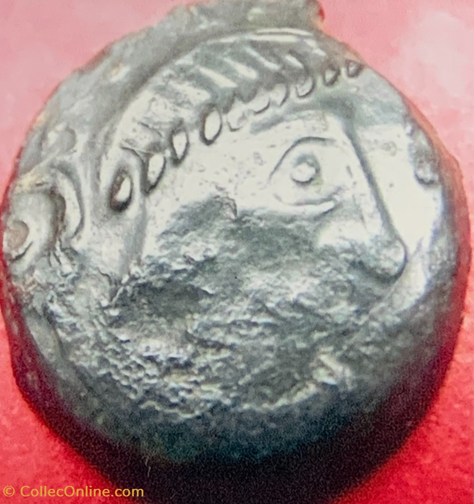 Bronze à la tête casquée monnaies antiquite av jc ap gauloises bronze a la tete casquee