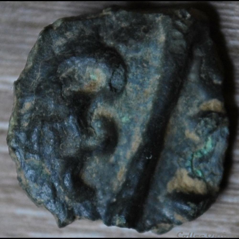 Série DT S535B potin calètes à la swastika variante monnaie antique gauloise serie dt s535b potin caletes a la swastika variante