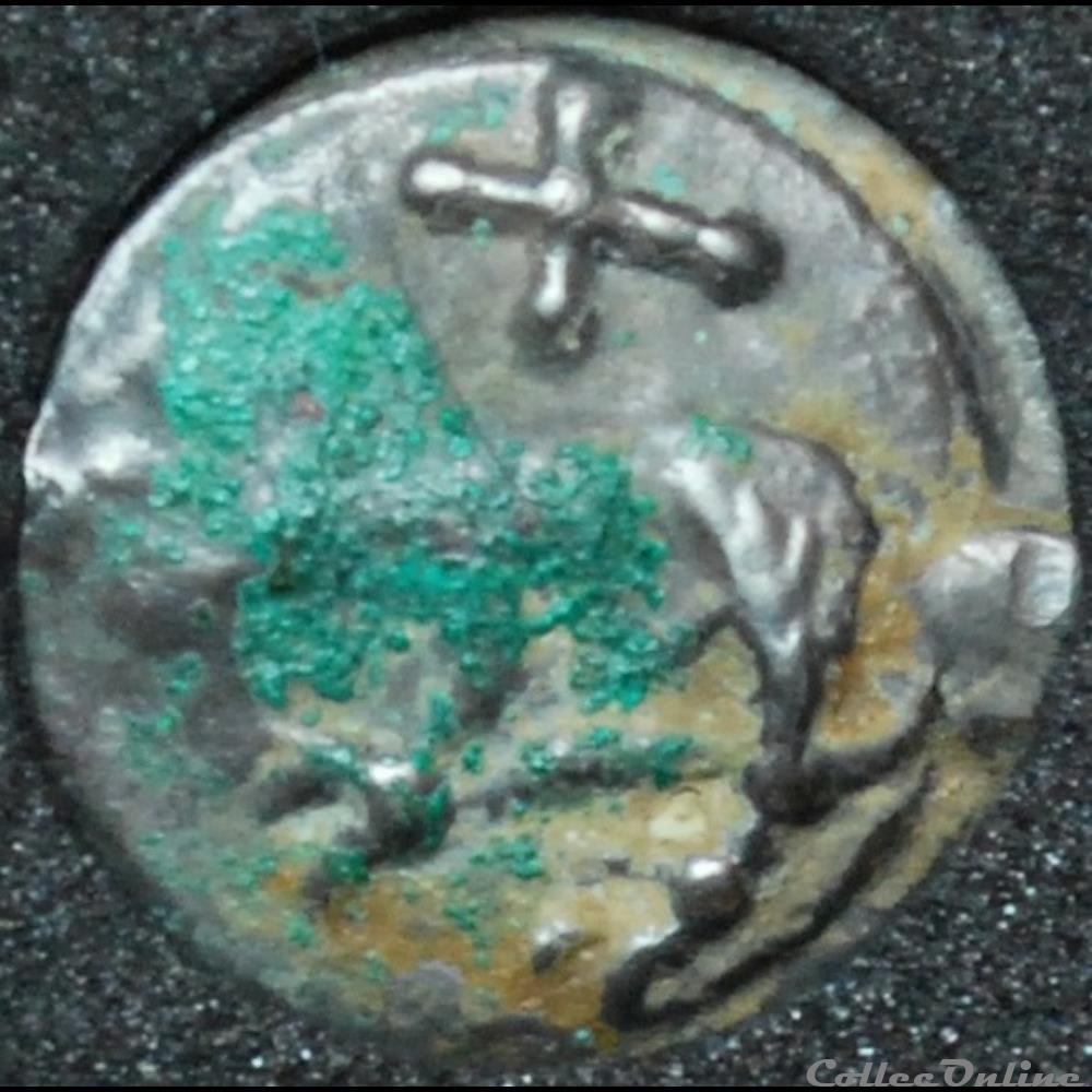 Série 538 DT 2612 potin à la tête d'indien et au loup monnaie antique gauloise serie 538 dt 2612 potin a la tete indien et au loup