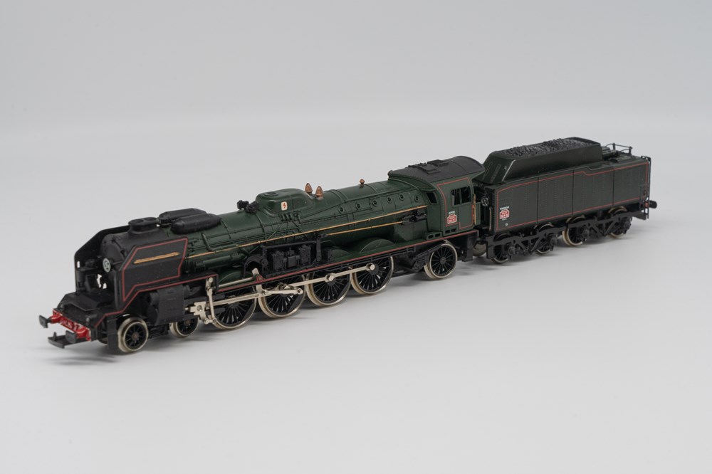 Locomotive à vapeur 241P7 Jouef 8241 maquettisme trains electriques locomotives locomotive a vapeur 241p7 jouef 8241