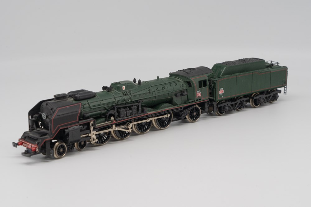 Locomotive à vapeur 241P7 Jouef 8260 maquettisme trains electriques locomotives locomotive a vapeur 241p7 jouef 8260