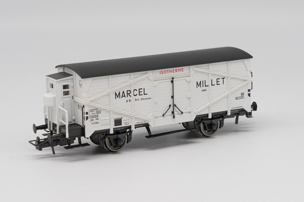maquettisme trains electriques wagons pour transport de marchandises wagon frigorifique a essieux et guerite marcel millet heris 15042