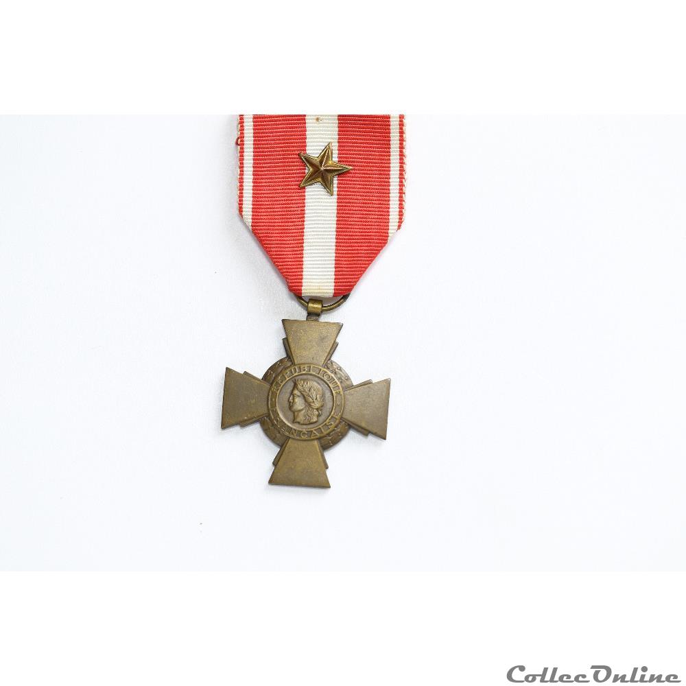 EN COURS 143 militarium medaille insigne en cours 143