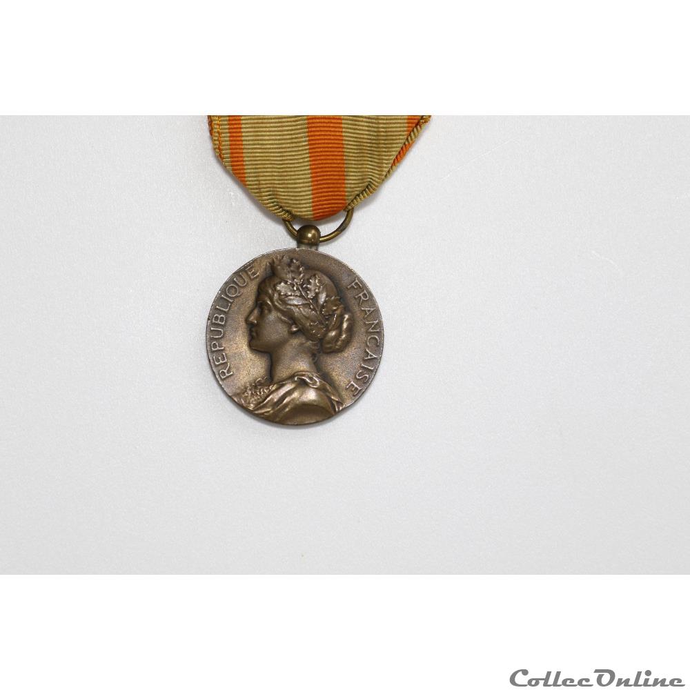 EN COURS 166 militarium medaille insigne en cours 166