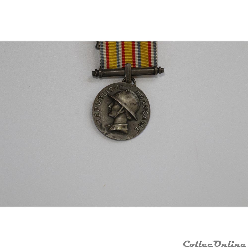 EN COURS 4 militarium medaille insigne en cours 4
