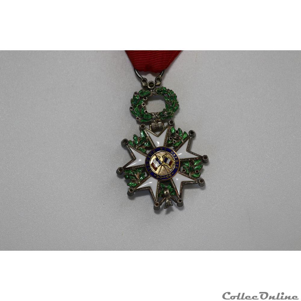 EN COURS 119 militarium medaille insigne en cours 119