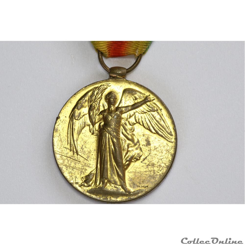 EN COURS 186 3 militarium medaille insigne en cours 186
