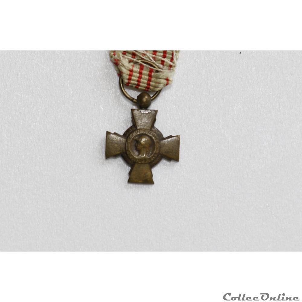 EN COURS 157 militarium medaille insigne en cours 157