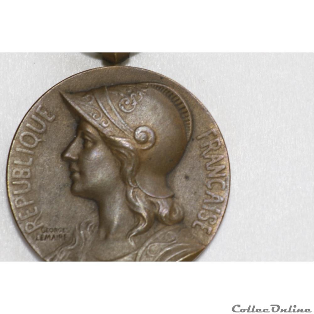 EN COURS 165 3 militarium medaille insigne en cours 165