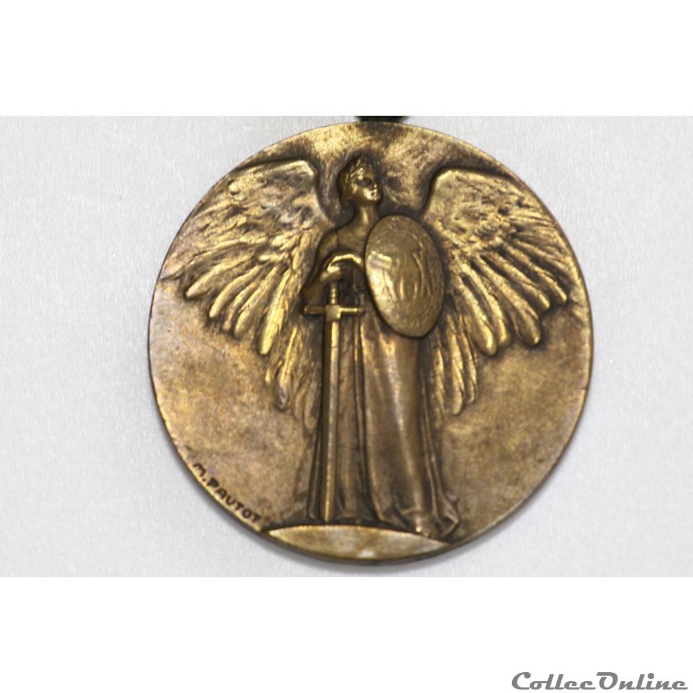 EN COURS 173 3 militarium medaille insigne en cours 173