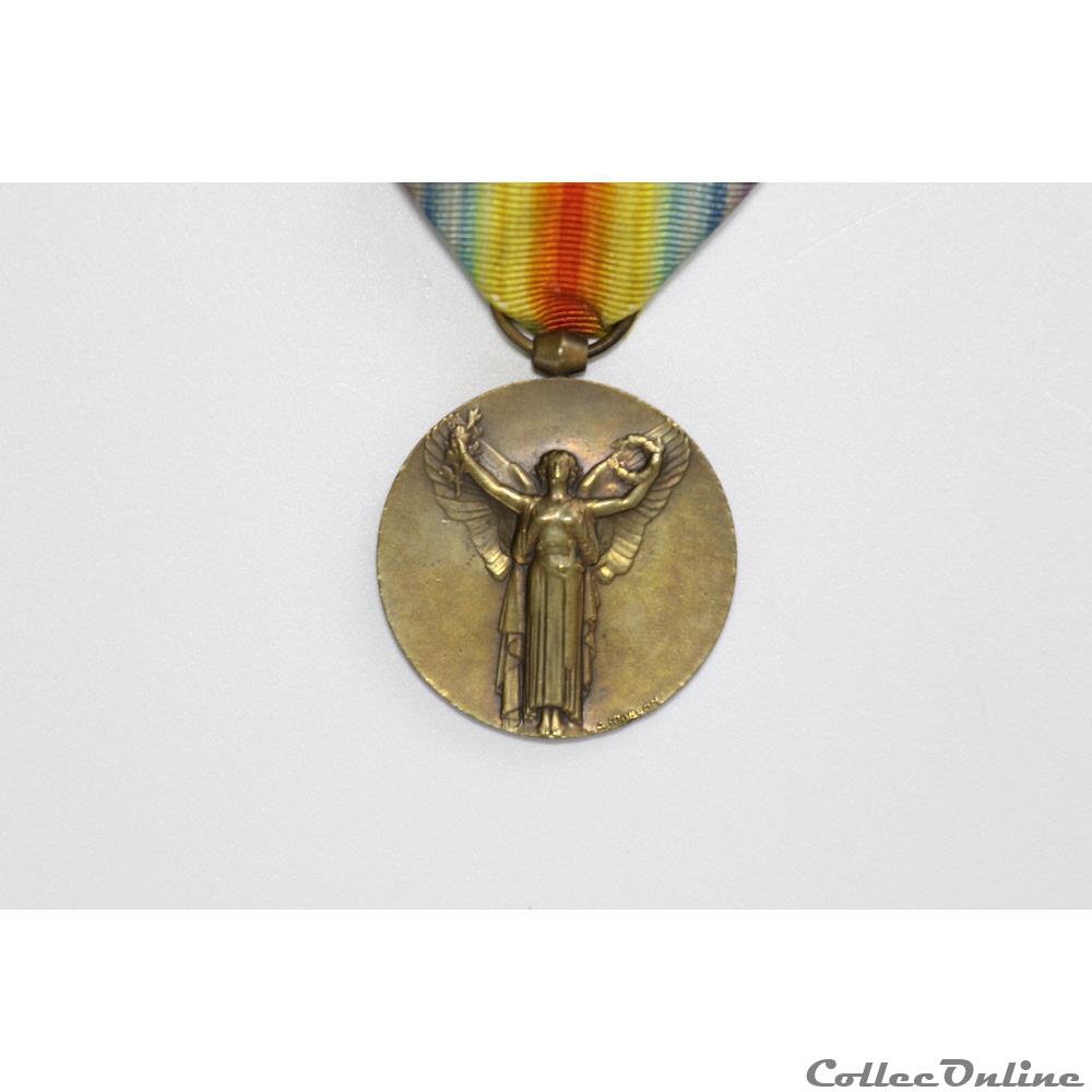 EN COURS 175 militarium medaille insigne en cours 175