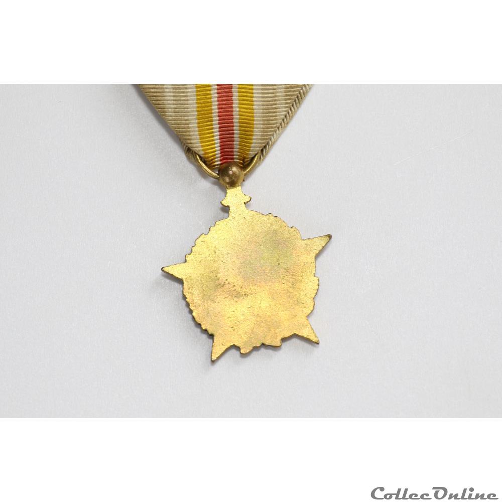 EN COURS 147 militarium medaille insigne en cours 147