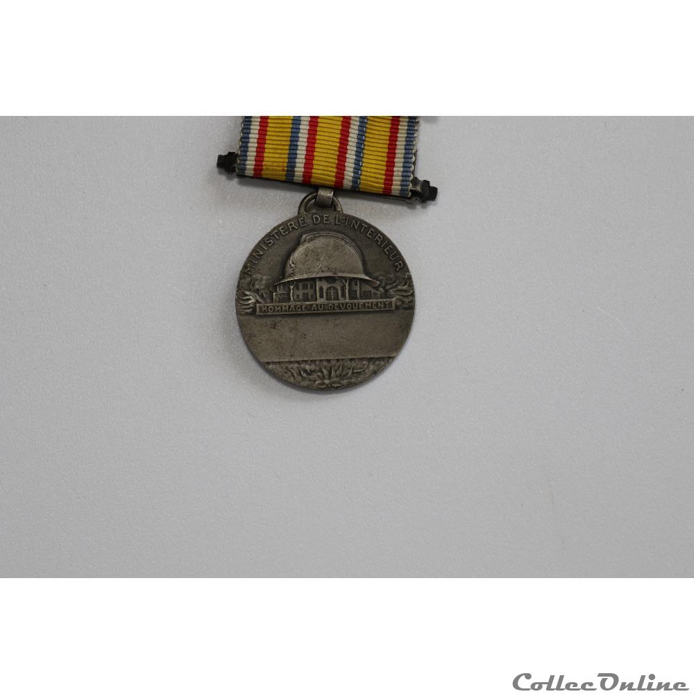 EN COURS 4 militarium medaille insigne en cours 4