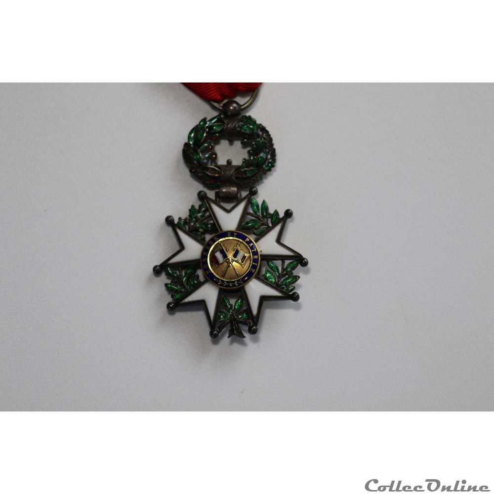 EN COURS 19 militarium medaille insigne en cours 19