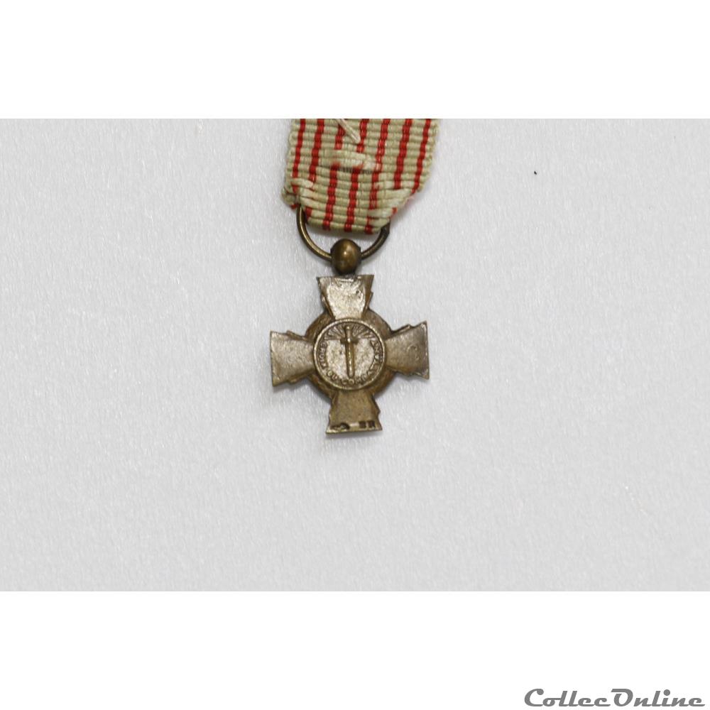 EN COURS 157 militarium medaille insigne en cours 157