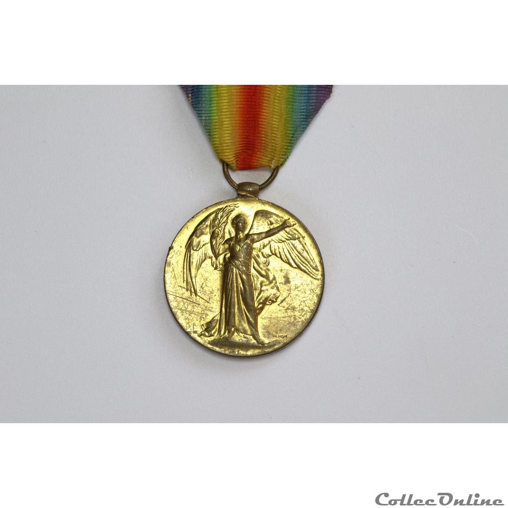EN COURS 186 militarium medaille insigne en cours 186