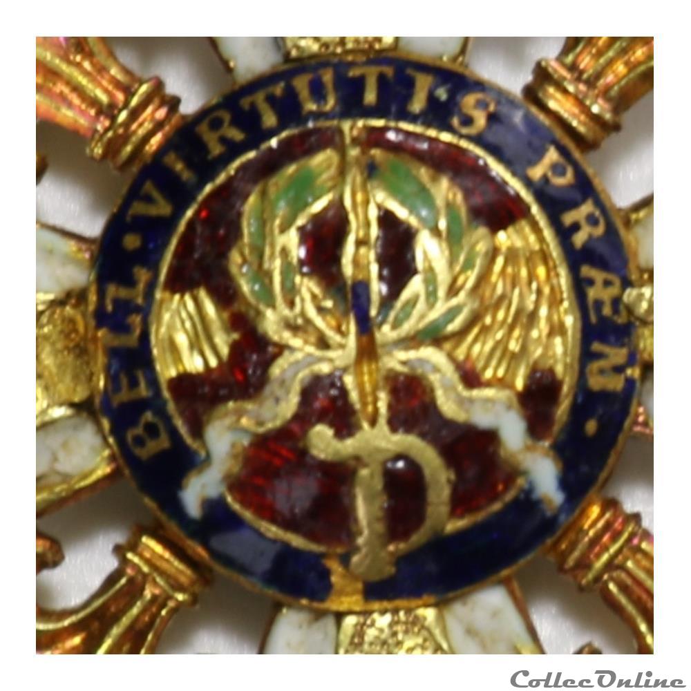 EN COURS 200 2 militarium medaille insigne en cours 200