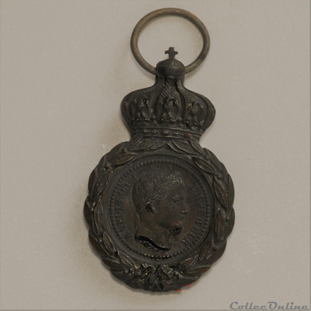 MEDAILLE DE SAINTE HELENE 1852 militarium insigne medaille de sainte helene 1852