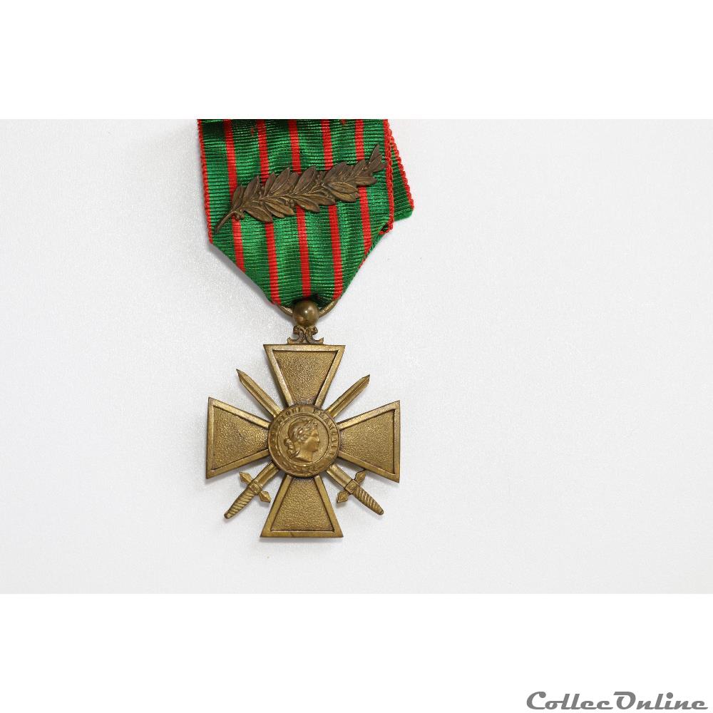 EN COURS 133 militarium medaille insigne en cours 133