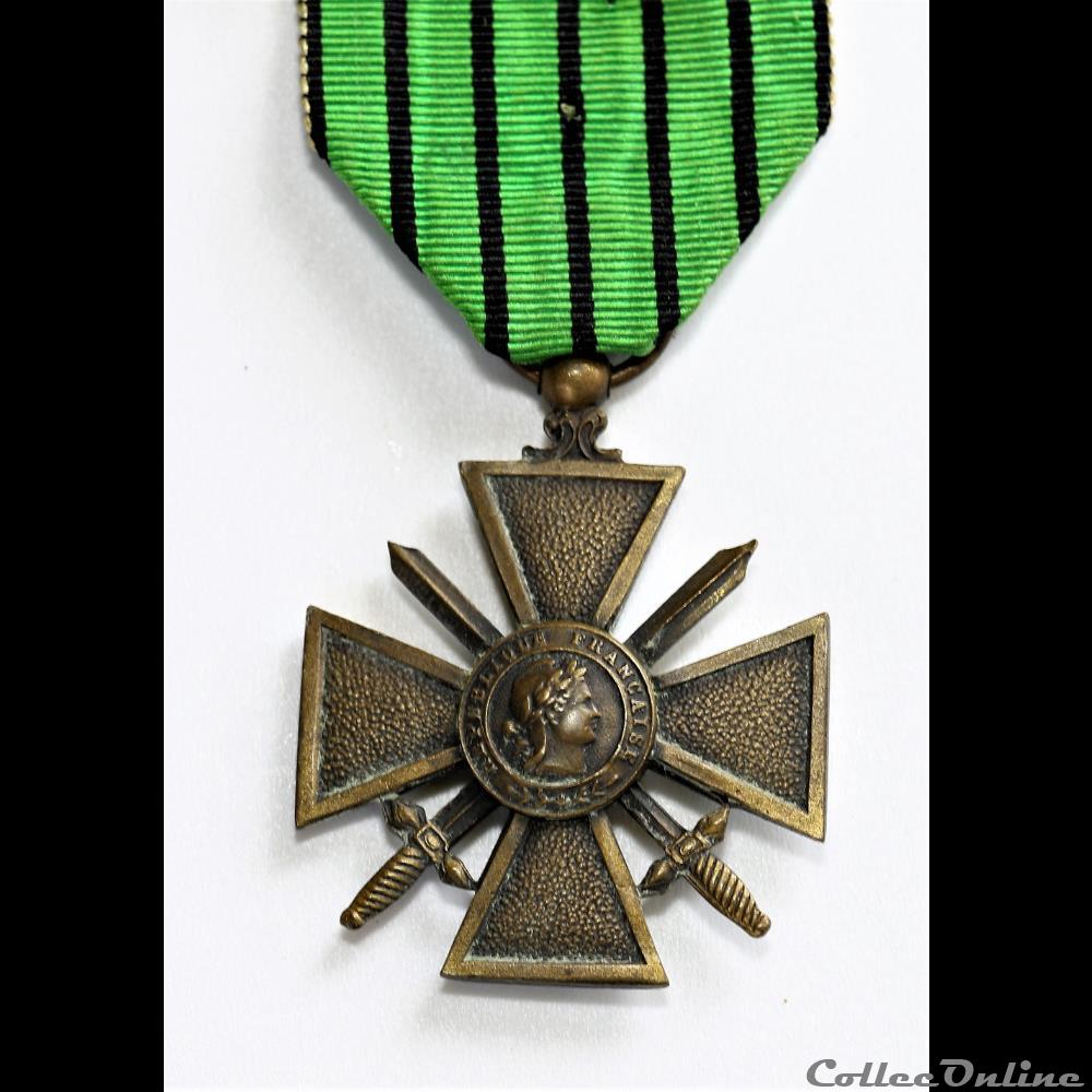 EN COURS 141 militarium medaille insigne en cours 141