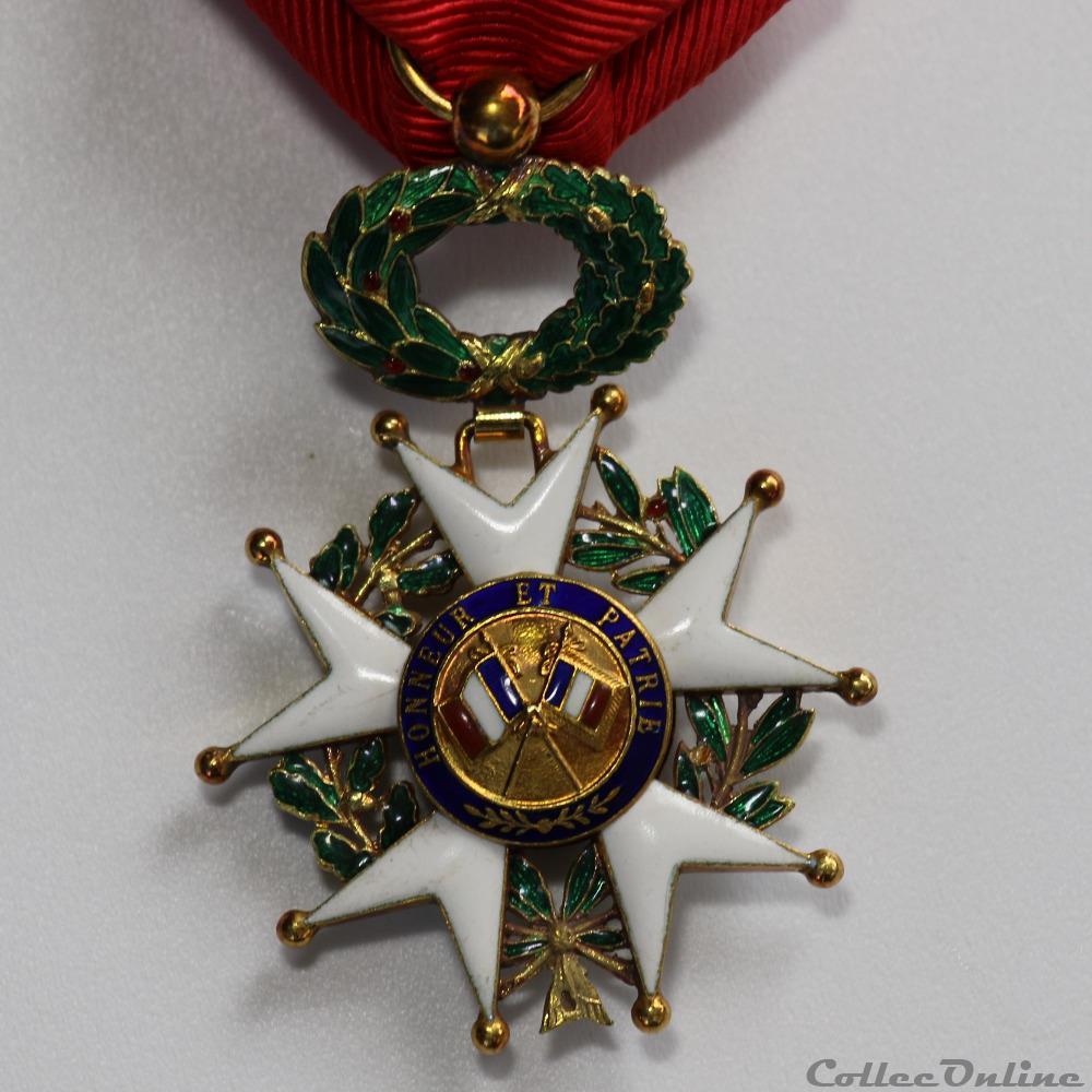 EN COURS 18 3 militarium medaille insigne en cours 18