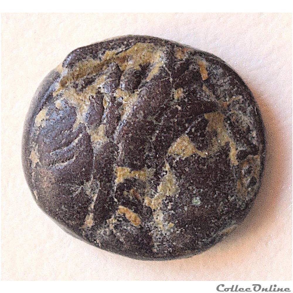Aeolis . Aegae (C.-B. 400-300) AE 9 - Apollon / Tête de Chèvre 2 monnaie antique av jc grecque aeolis aegae c b 400 300 ae 9 apollon tete de chevre