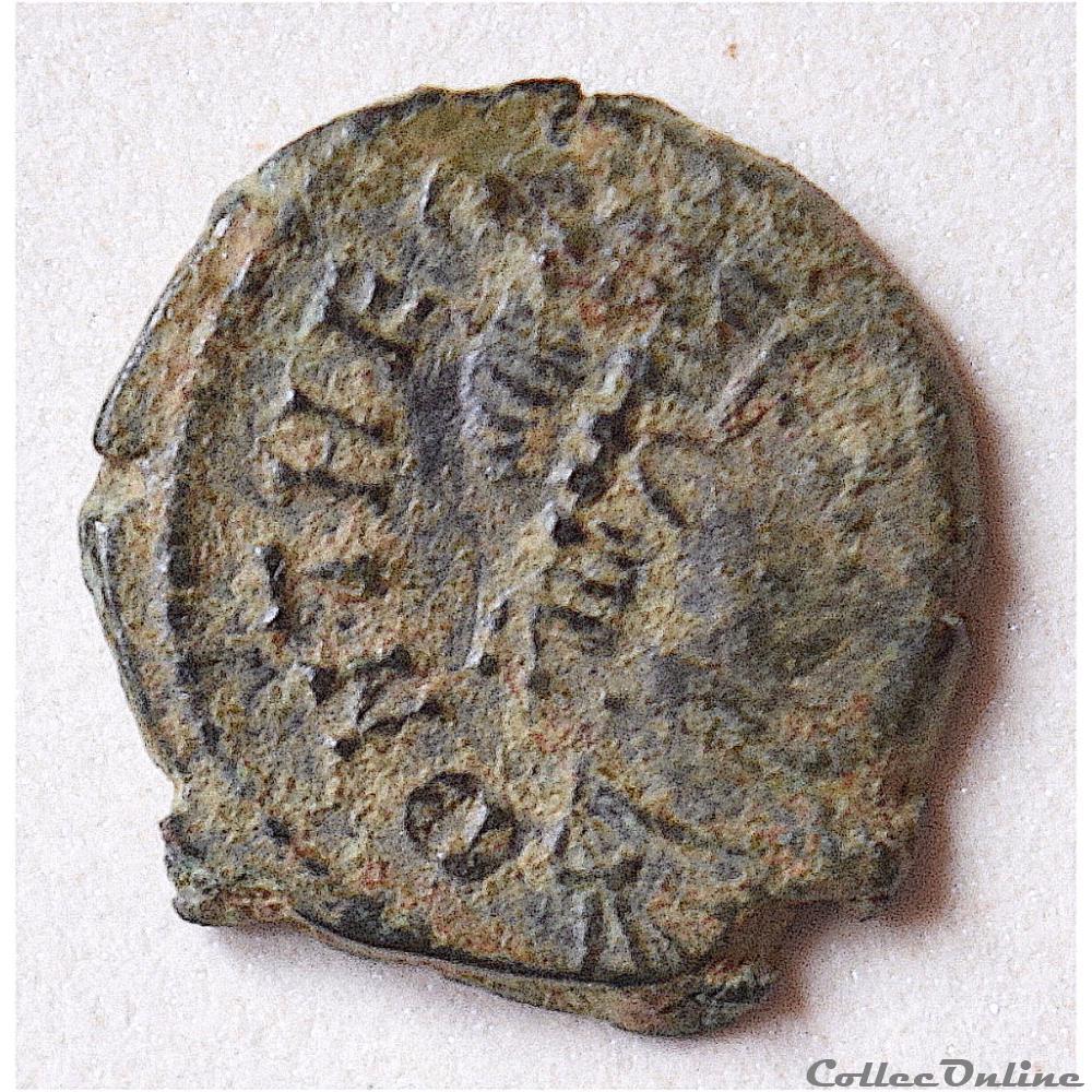 Théodose II (402-450 A.D) Nummus "à la Croix". Nicomedie monnaie antique romaine theodose ii 402 450 a d nummus a la croix nicomedie